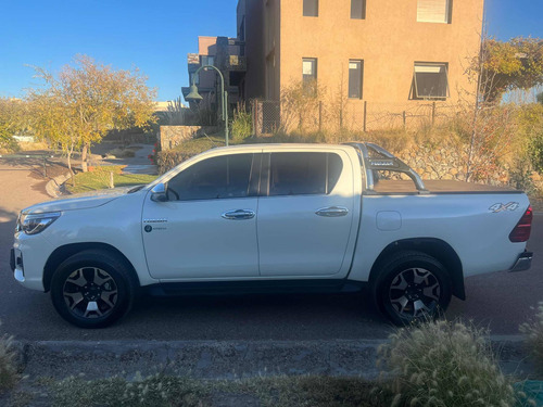 Imagen 4 de 7 de Toyota Hilux 2019 2.8 Cd Srx 177cv 4x4 At