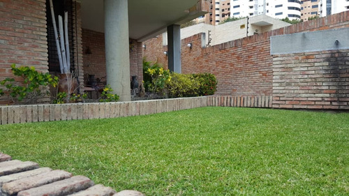 Imagen 2 de 9 de En Venta Casa Quinta Altos Del Parral10222