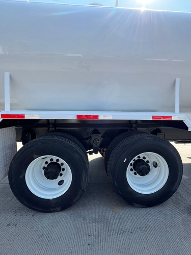 Freightliner Cascadia Camión Pipa De 20,000 Litros