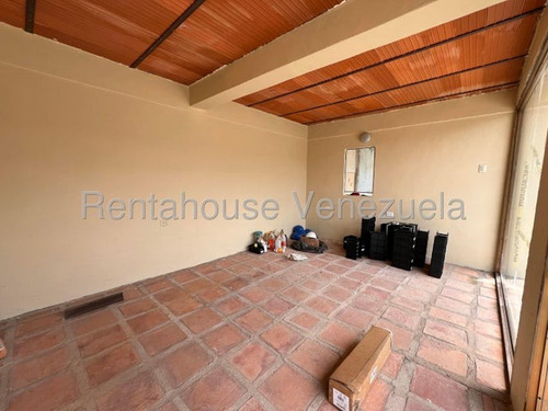 En Venta Terreno Con Locales En Santa Rosa, Maracay (jbra)