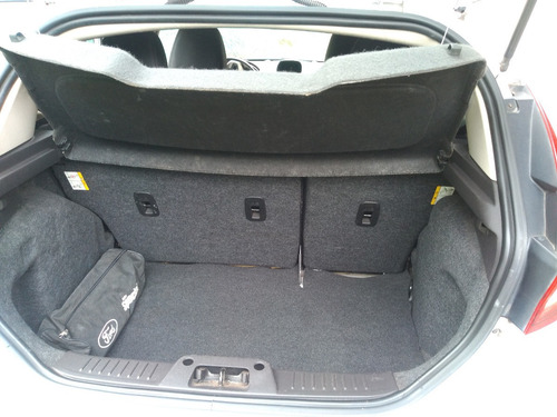 Ford Fiesta Kinetic 2012 Mexicano Titanium