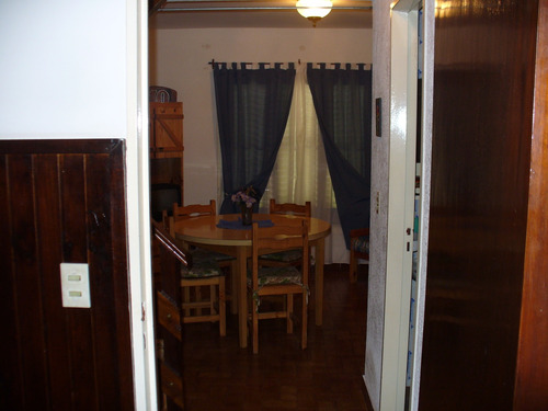 Alquiler Casa 3 Amb - Cochera/parrilla/jardin - Av 4 Y 136