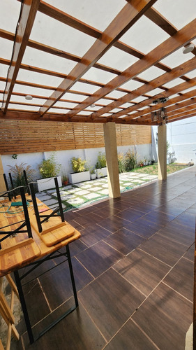 Casa De Dos Pisos Sector Residencial Maria Del Peñon