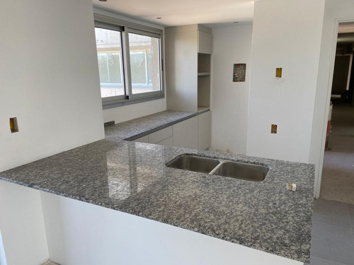 Av San Martin Al 1300 Venta Departamento 2 Dormitorios En Granadero Baigorria