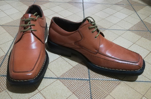 Zapatos De Vestir De Caballero, Marca Outland, Talla 39