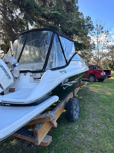 Lancha Naval Center Cuddy 210 Motor Evinrude 150 Etec 200 Hs
