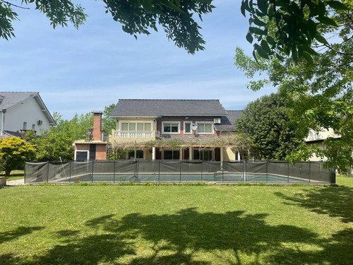 Casa En Venta En Country Los Puentes, Lujan