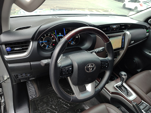 Imagen 12 de 20 de Toyota Sw4 2018 Srx 4x4 At 7 Asientos Hilux Abasto Motors