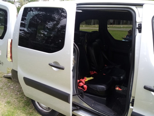 Imagen 14 de 17 de Citroën Gran Berlingo Diesel Con Rampa Para Silla De Ruedas