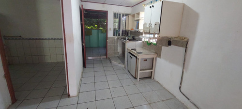Casa Guapiles Con Oficina Y Baño Para Discapacitados