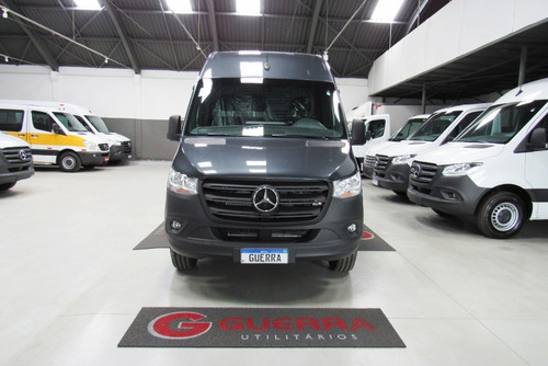 Imagem 2 de 11 de Mercedes-benz Sprinter 416 T.a. E.l. 21/22 High Tech Cinza