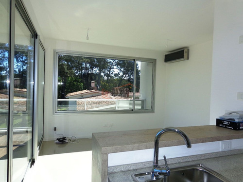 Imagen 10 de 30 de Venta De Apartamento En Mansa, Punta Del Este - Sin Muebles