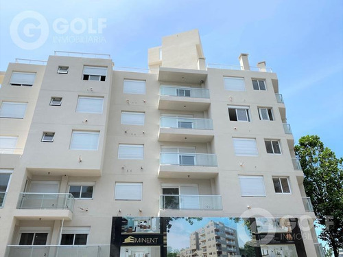 Vendo Apartamento De 2 Dormitorios Con Terraza Hacia Atrás, Garaje Opcional, Ley 18.795, Bella Vista, Montevideo
