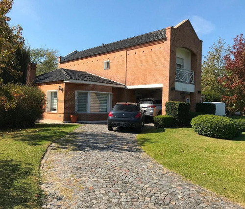 Venta Casa En - Abril Club De Campo -