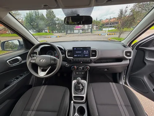 Hyundai Venue Premium Mt 1600cc 4x2 6ab Abs R15