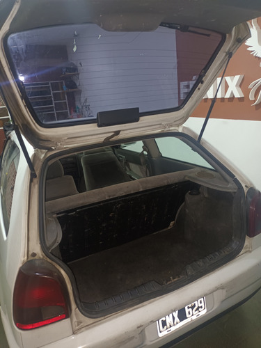Base. Blanco, 3 Puertas. Papeles Al Día. Vendo O Permuto.