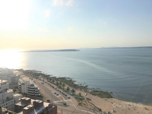 Imagen 4 de 28 de Piso Alto, Vista Al Mar, Parrillero, 3 Dormitorios Mas Dependencia. Playa Mansa