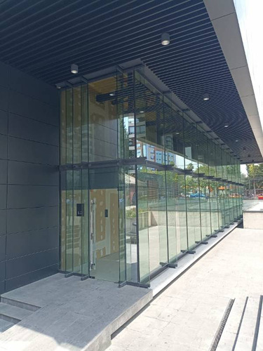Local Comercial I Edificio Oficinas En Primer Nivel