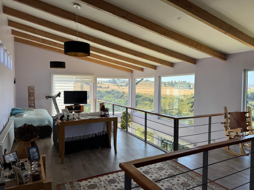 Casa Nueva. Categoria Premium, Vista Estero, Chonchi