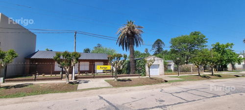 Casa 2 Dormitorios En Soldini. Alto Potencial Comercial. Segunda Unidad A Refaccionar