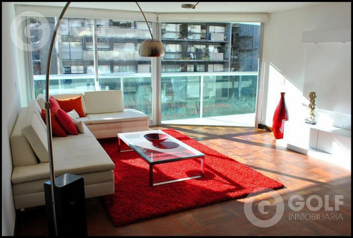 Vendo Apartamento De 3 Dormitorios Más Servicio, Garaje Para Un Auto, Pocitos, Montevideo