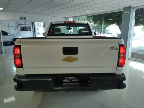 Imagen 2 de 13 de Chevrolet Silverado 2018 4.3 V6 1500 Ls Cabina Regular At