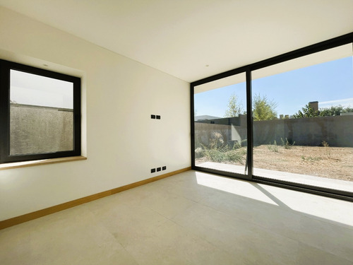 Casa Nueva En Condominio San Carlos Apoquindo 4d+4b+estar