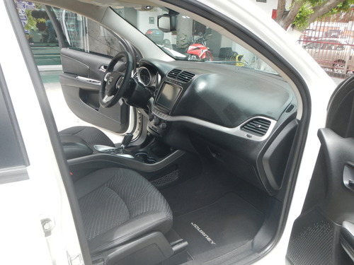 Dodge Journey 2.4 Sxt 7 Pasajeros Lujo At