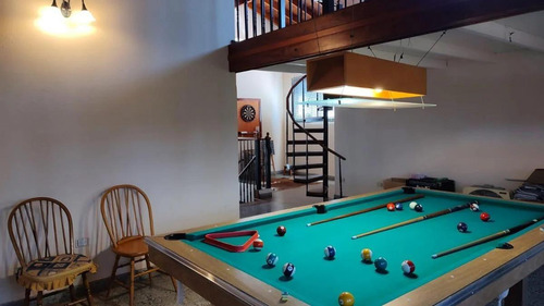 Casa En Venta - 4 Dormitorios 3 Baños - Cocheras - 350mts2 - Quilmes Oeste