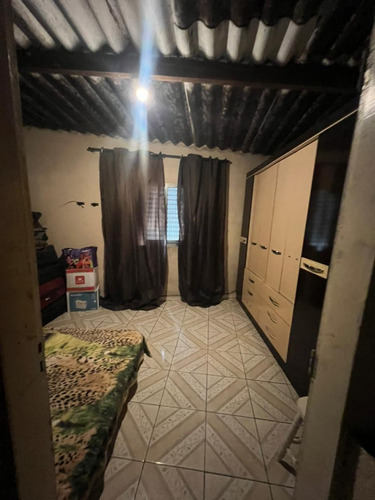 Vende-se Casa: Sala, Cozinha, 2 Quartos + Lavanderia R$ 80 Mil - Aceito Carro