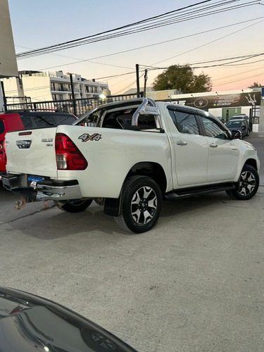 Toyota Hilux 2.8 Cd Srx 177cv 4x4
