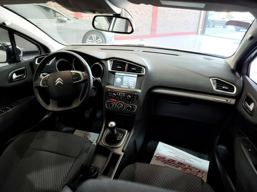 Imagen 10 de 25 de Citroën C4 Lounge 1.6 S Edition Thp 165cv 2016