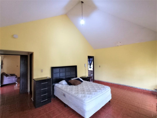 Imagen 24 de 30 de Vendo Hermosa, Comoda, Confortable Y Amplia Casa. Ambiente Especial, Rodeada De Naturaleza, Excelente Precio