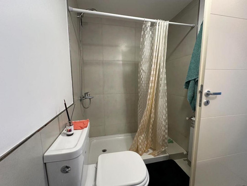 Departamento En Edificio Custo 2 Dormitorios Con Cochera Y Balcon
