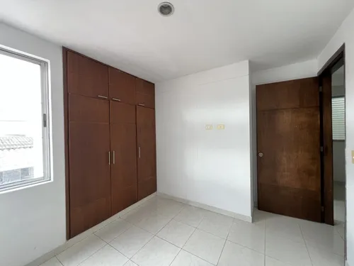 Apartamento En Arriendo En Guaimaral. Cod A30733