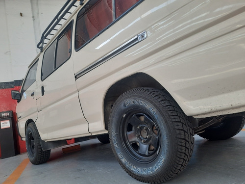 Imagen 23 de 23 de Mitsubishi L300 1998 2.5 Minibus