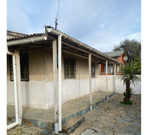Cómoda Casa En Pichilemu, Sector Infiernillo