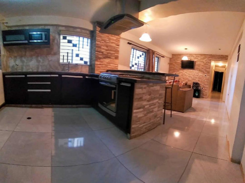 Imagen 6 de 8 de Hermoso Apartamento Paraparal 2 Habitaciones, 2 Baños, 1 P/e