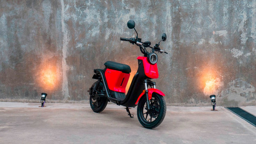 Imagen 4 de 15 de Scooter Nuuv U Pro Eléctrico Motor Bosh Celdas Panasonic