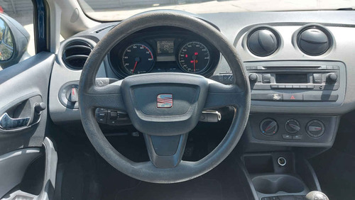 Imagen 12 de 15 de Seat Ibiza 2013 5p Blitz 5vel 2.0l