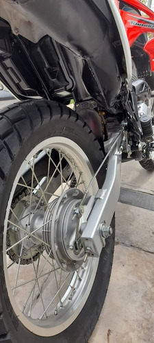 Imagen 3 de 17 de Honda Tornado 250