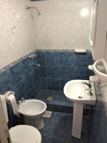 Imagen 3 de 11 de Duplex 2 Ambientes. Primer Piso, Amplio Luminoso. Venta. La Tablada