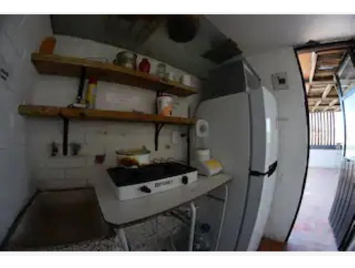 Habitación Con Todos Los Servicios En Renta Ubicada En Iztapalapa