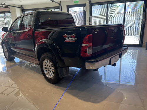 Toyota Hilux Pick-up 3.0 Cd Srv Cuero I 171cv 4x4 4at