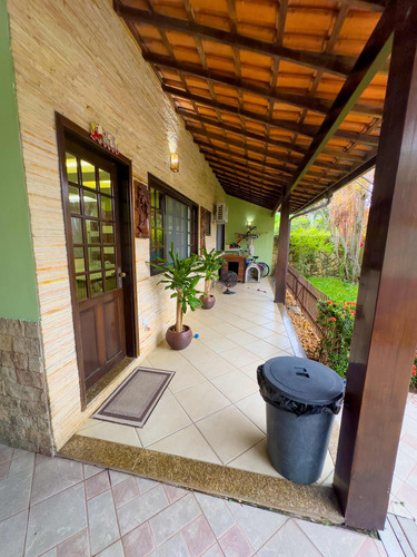 Casa Moderna Com 4 Suítes E Painel Solar Em Vargem Grande
