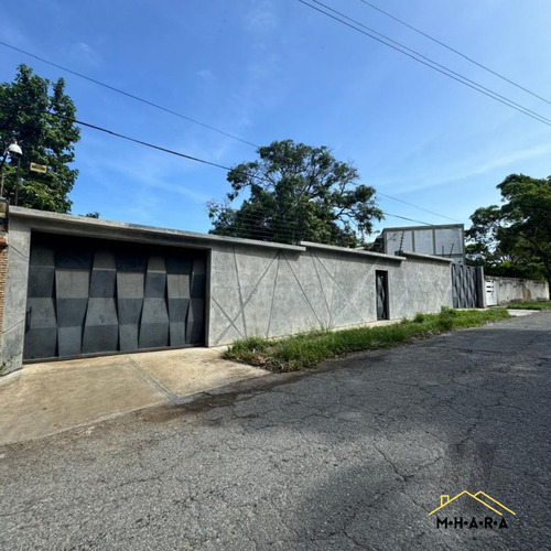 Terreno En Venta En La Urbanizacion Caribe Con Muro Perimetral Servicios Y Fachada