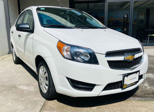 Imagen 1 de 10 de Chevrolet Aveo 2017 4p Ls L4/1.6 Man Linea Anterior