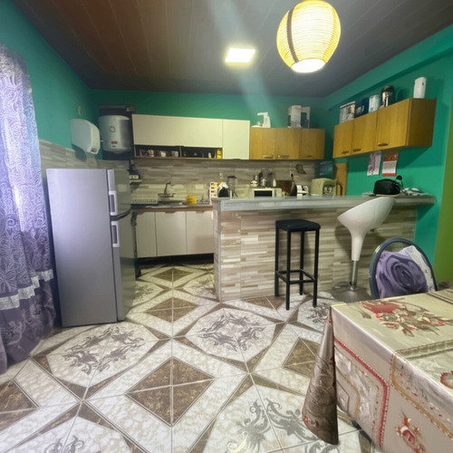 Casa En Venta De 3 Dormitorios C/cochera Y Apartamento, En Toledo