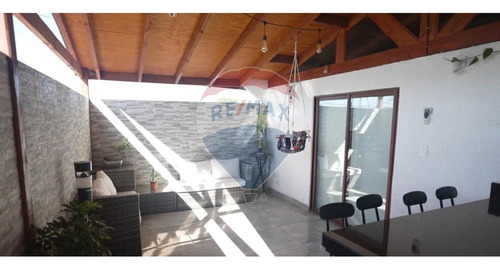 Se Arrienda Casa De 2d+1b+ Terraza En Maipú