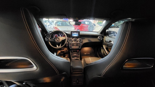 Imagen 6 de 7 de Mercedes-benz A 200 At 2016